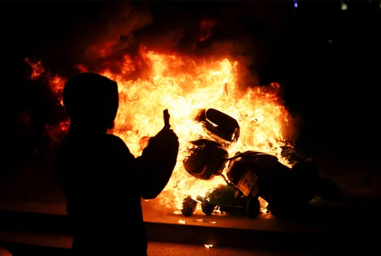 Francia: Continúan las protestas por la reforma impulsada por Macron 1 franc.png