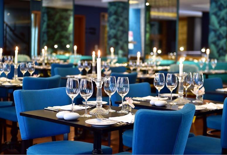 Se espera gran flujo de turistas para pasar las fiestas en Mar del Plata 2 hotel-restaurant.jpg