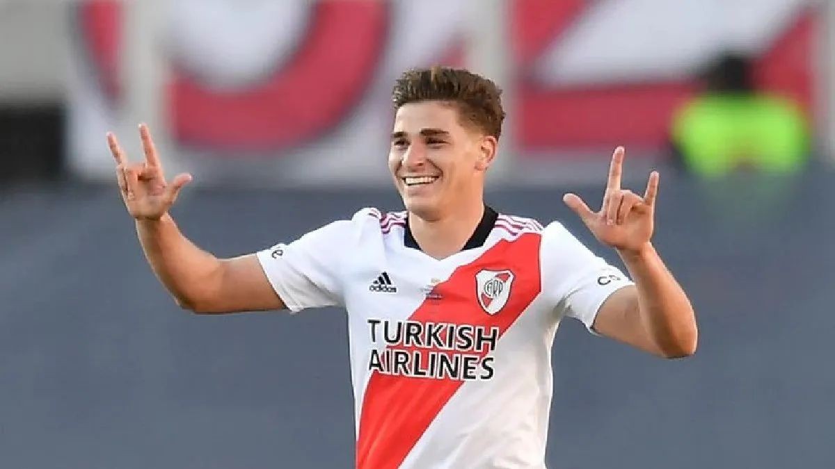 Julián Alvarez: la historia del joven estrella que con 23 años colecciona 14 títulos en el fútbol 1 julian_alvarez_river.jpg