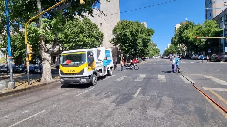 Festejos en Mar del Plata: desde temprano se trabaja en la limpieza de las calles tras el triunfo de Argentina 1 limpieza.jpg