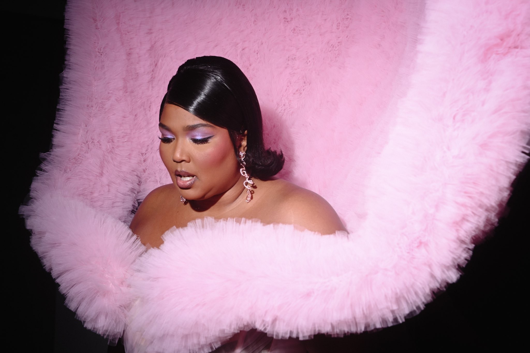 Premios Brit Awards 2023: Harry Styles brilló ganando en cada una de sus nominaciones 2 lizzo.jpg