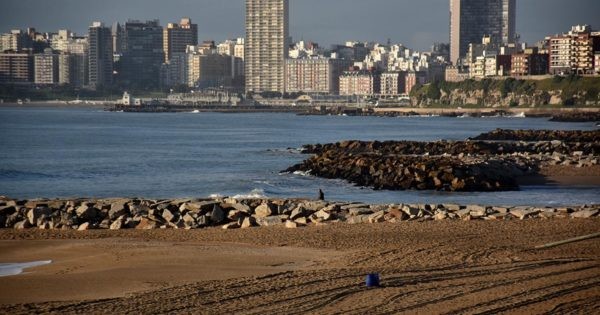 Un domingo con playas repletas y una advertencia de los guardavidas en Mar del Plata 2 mar_del_plata_copy_copy_copy_copy_copy_copy_copy_copy.jpg