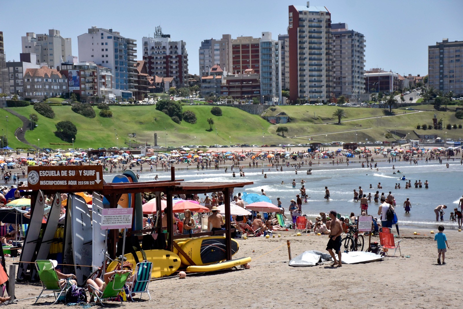 El calor no da tregua en Mar del Plata: el lunes la sensación térmica llegó a 37,8° 1 mar_del_plata_ola_de_calor.jpg
