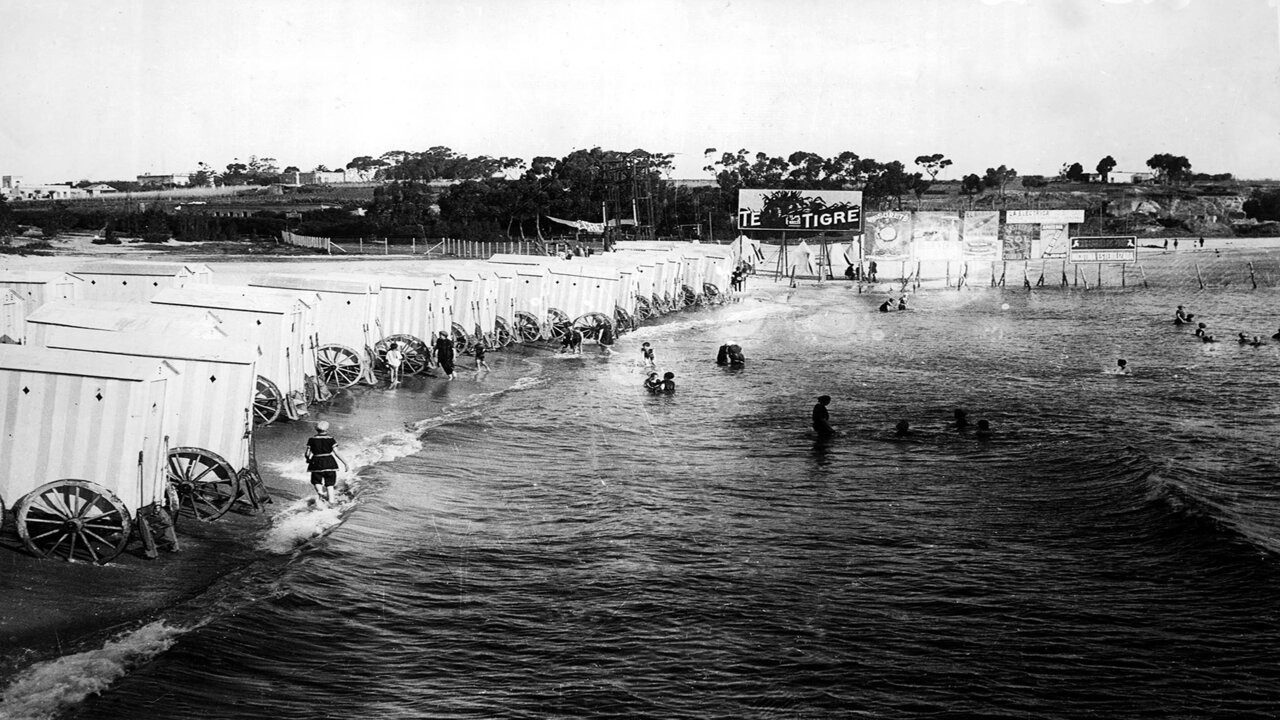 Mar del Plata: historia y origen de su nombre 1 mdq_playa_bristol_1908_agn_1.jpg