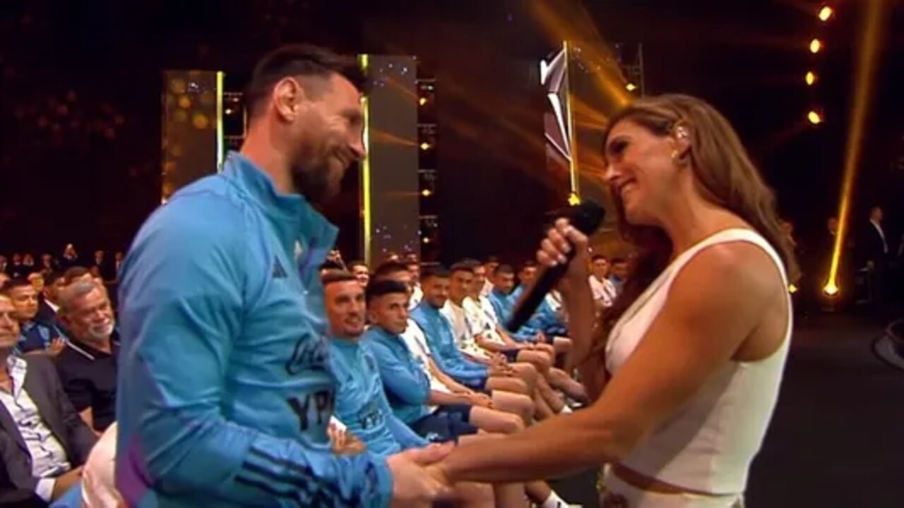 Soledad Pastorutti reveló los nervios que tuvo al cantarle a Lionel Messi en el especial homenaje 1 messiylasolejpg.jpg