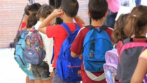 Vuelta a clases 2023: consejos para evitar el sobrepeso en las mochilas escolares 1 mochila.jpg
