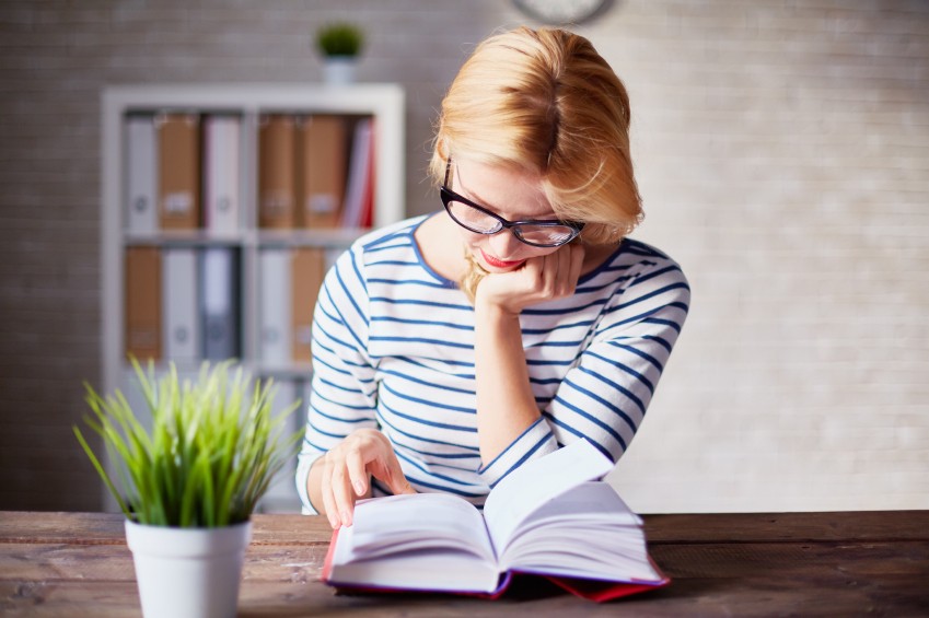 mujer_estudiando.jpg