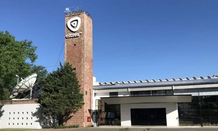 Rosario: dispararon el frente de un multimedio y dejaron un mensaje dirigido a narcos 1 multimedio_litoral.jpg