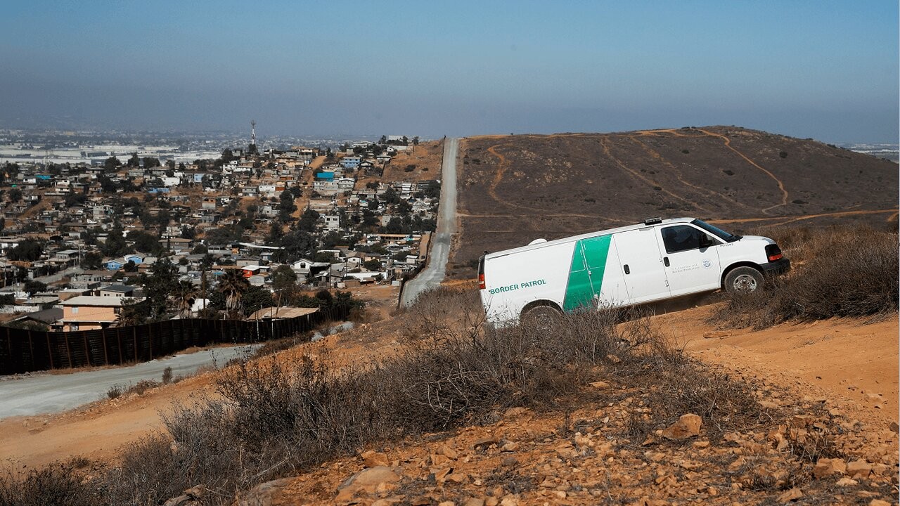 La biodiversidad se encuentra amenazada por un muro 1 muro-entre-mexico-y-eu-amenaza-biodiversidad.jpg