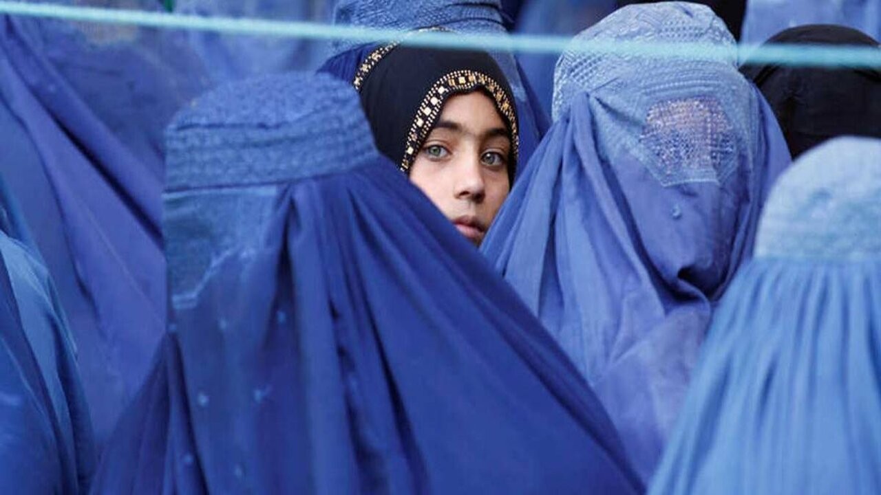La cruda realidad que viven las mujeres en Afganistán 1 opt_mujer-afgana-noticias-ucc_1.jpg