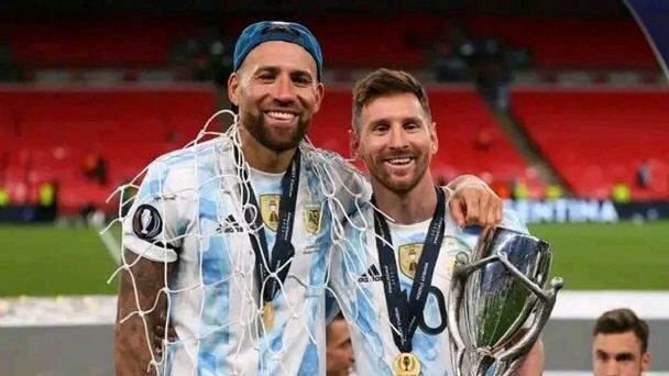 Mundial Qatar 2022: Otamendi cuenta que le dijo a Dibu Martínez tras su gran atajada 1 otamendi_y_messi.jpg