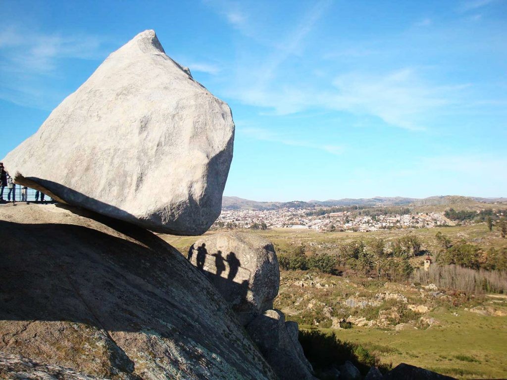 piedra-movediza-cerro-tandil-1024x768.jpg