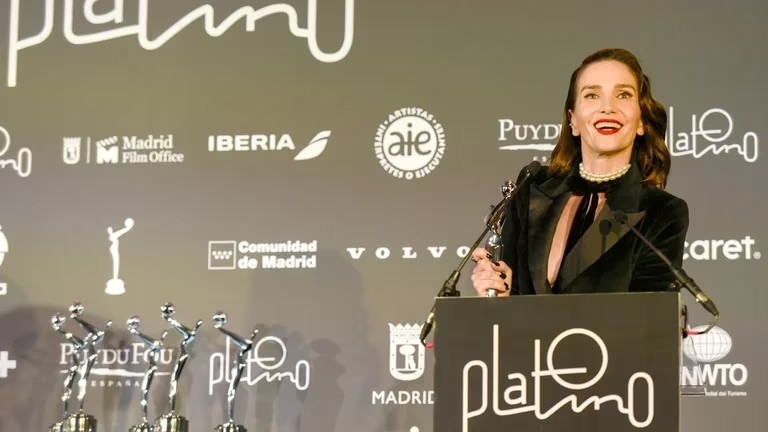 premios-platino-natalia-oreiro-ganadora-santa-evita.jpg