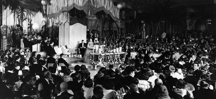 Un día como hoy: Se realiza la primera entrega de los Premios Óscars 1 primera-ceremonia-de-entrega-de-los-oscar-en-1929.jpg