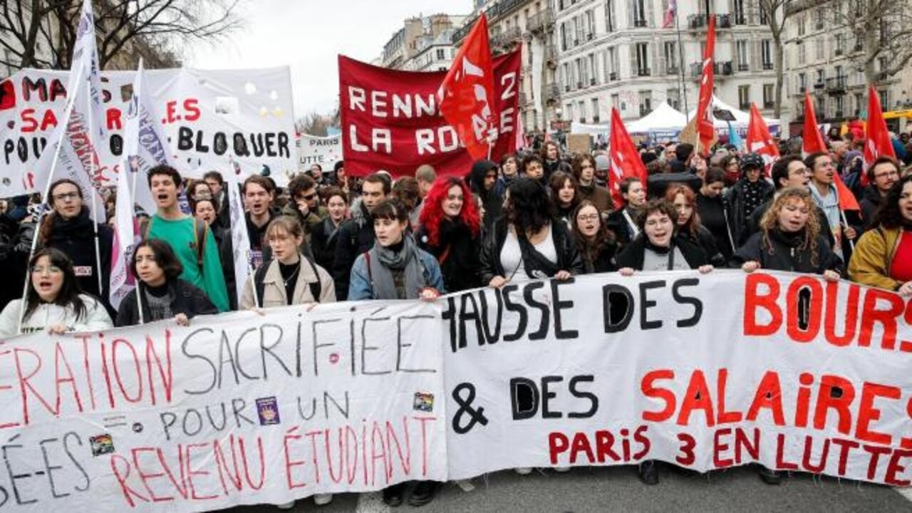 protestas-en-francia-reforma-de-pensiones.r_d.831-948.jpg