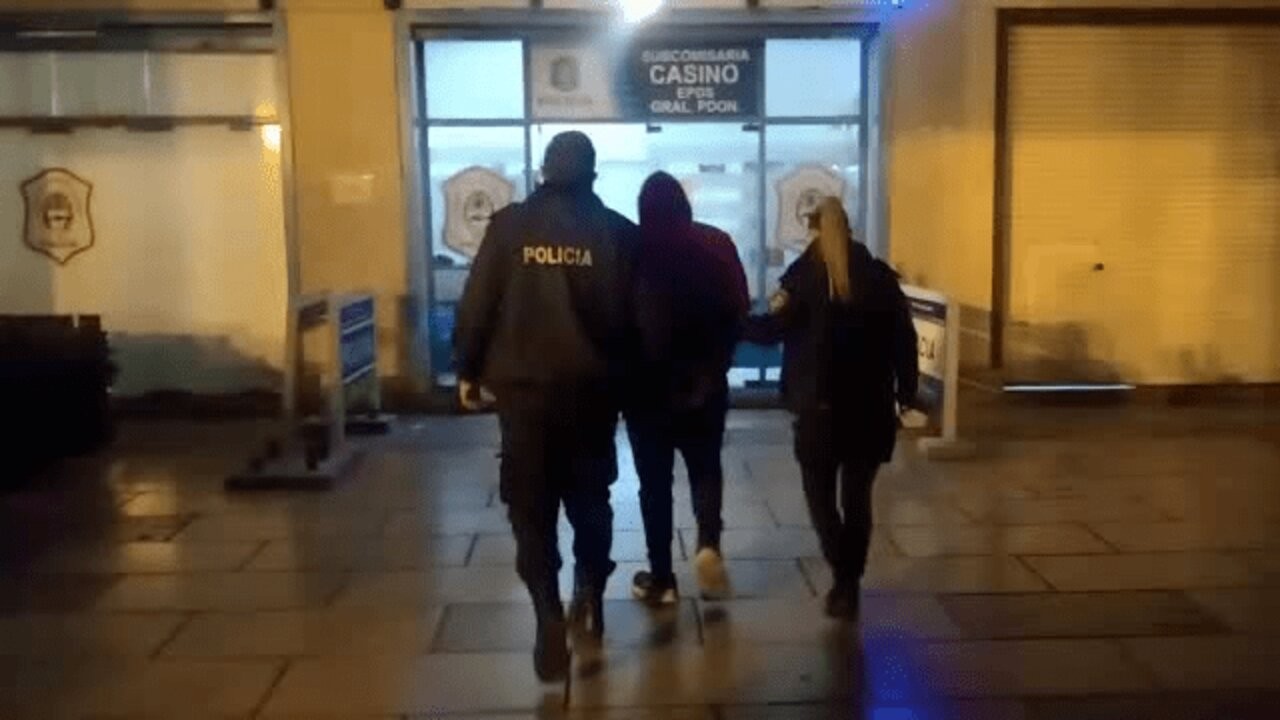 Choque en cadena y un detenido 1 r7tkyg_1.jpg
