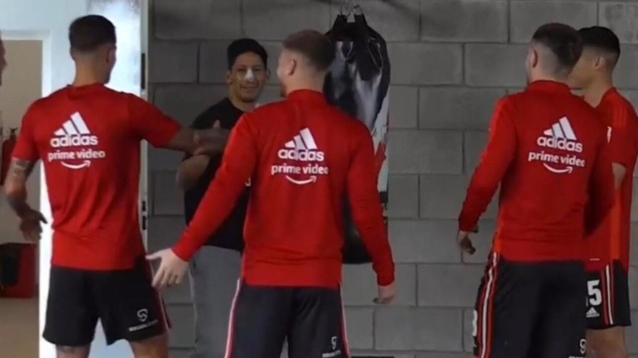 Respira River: Aliendro estuvo de visita en el entrenamiento de su equipo 1 rodrigo aliendro crop1663677766416.jpg 1546398727 1 1