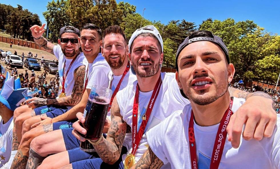La fiesta de la caravana de la Selección Argentina en la Ciudad de Buenos Aires 1 seleccion-argentina-paseo-buenos-aires.jpeg