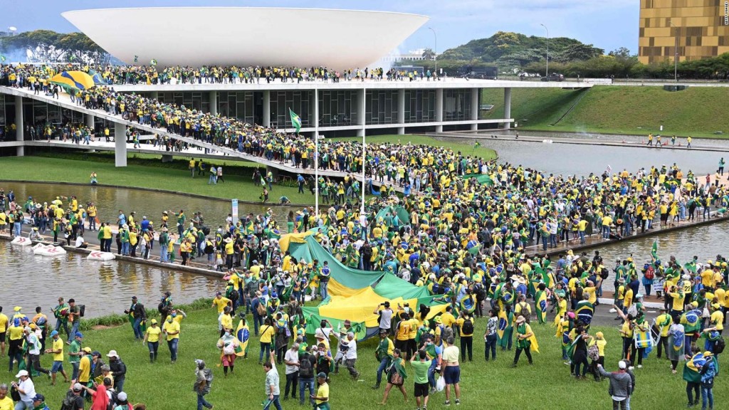 simpatizantes-jair-bolsonaro-irrumpen-congreso-brasil.jpg