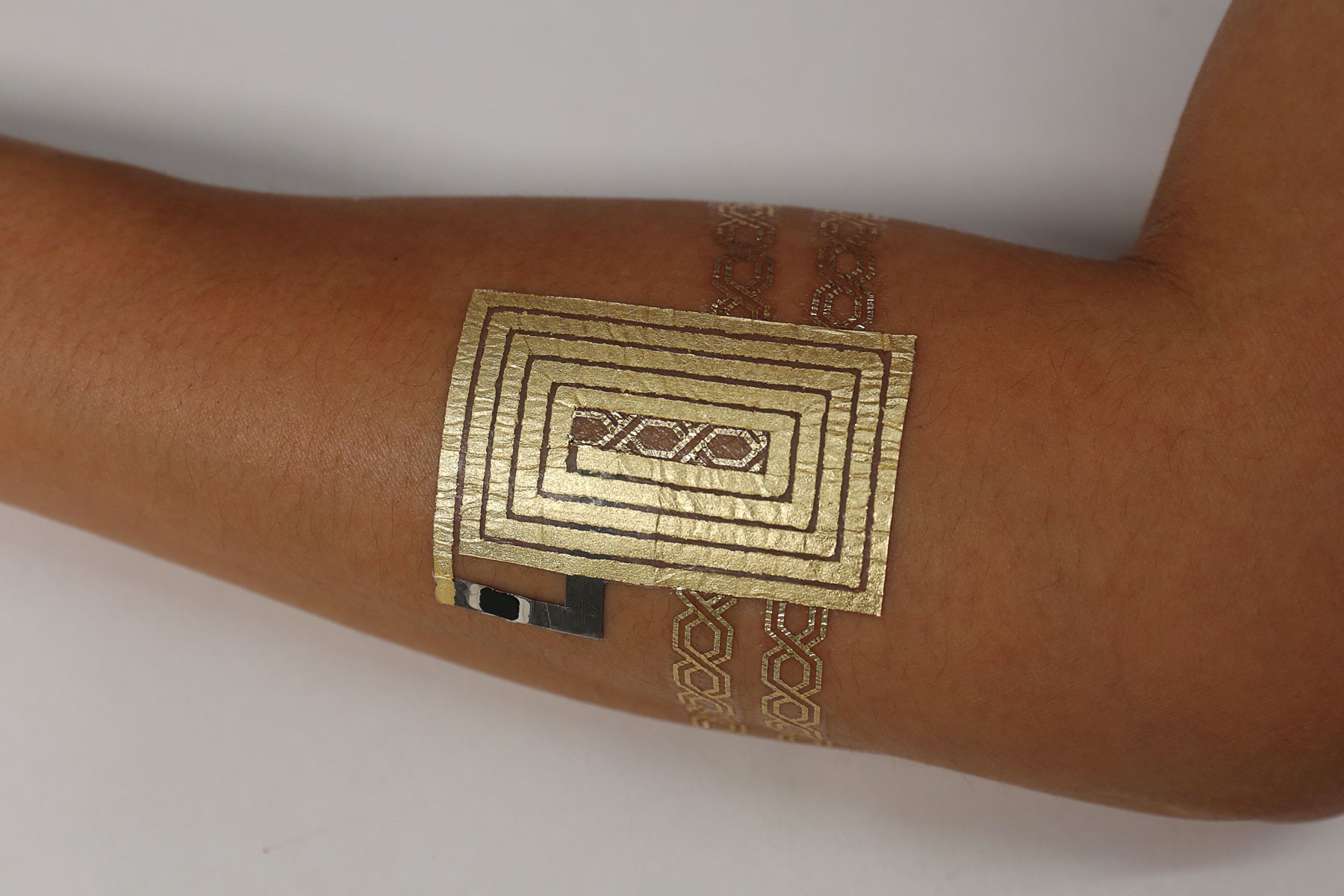 Como funciona la nueva tecnología para los tatuajes inteligentes 1 tatuajes-inteligentes.jpg