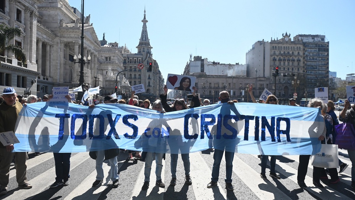 Causa vialidad: se esperan movilizaciones en Buenos Aires en apoyo a Cristina Fernandez de Kirchner 1 todxs_con_cristina.jpeg