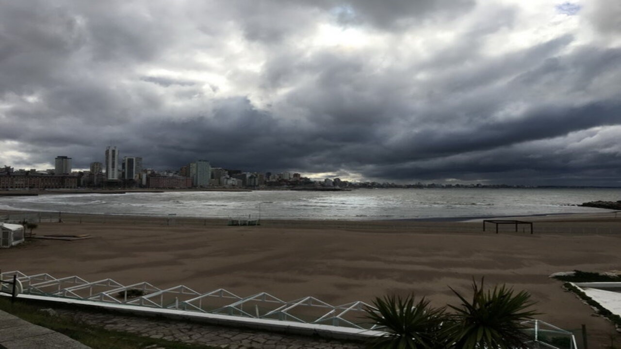 Alerta en Mar del Plata: Pronostican tormentas para el viernes a la noche 1 tormenta-Mar-del-Plata-scaled-1_1.jpg