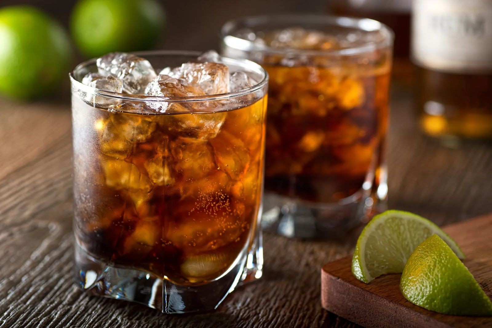 Día Mundial del Ron: ¿Por qué se celebra el 16 de agosto y cuáles son las mejores recetas para hacer en casa? 1 tragos_con_ron.jpg