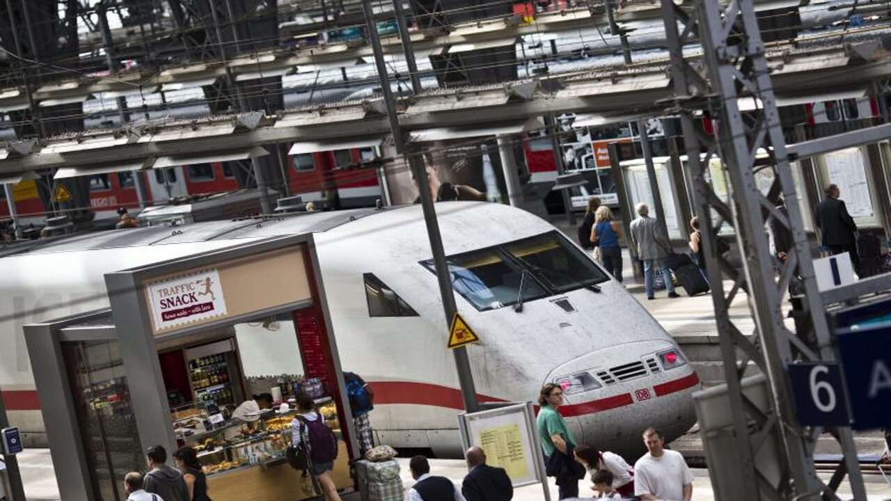 Un sabotaje contra la red ferroviaria interrumpió el tráfico en Alemania 1 trenes-RrknNHVufbAjTlAMs74sfBN-1240x768abc_1.jpg