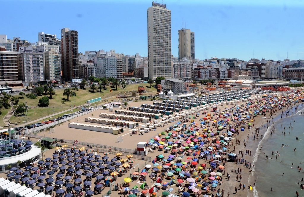Mar del Plata se llena de turistas a pocos días de Año Nuevo 1 turistas_mar_del_plata.jpg
