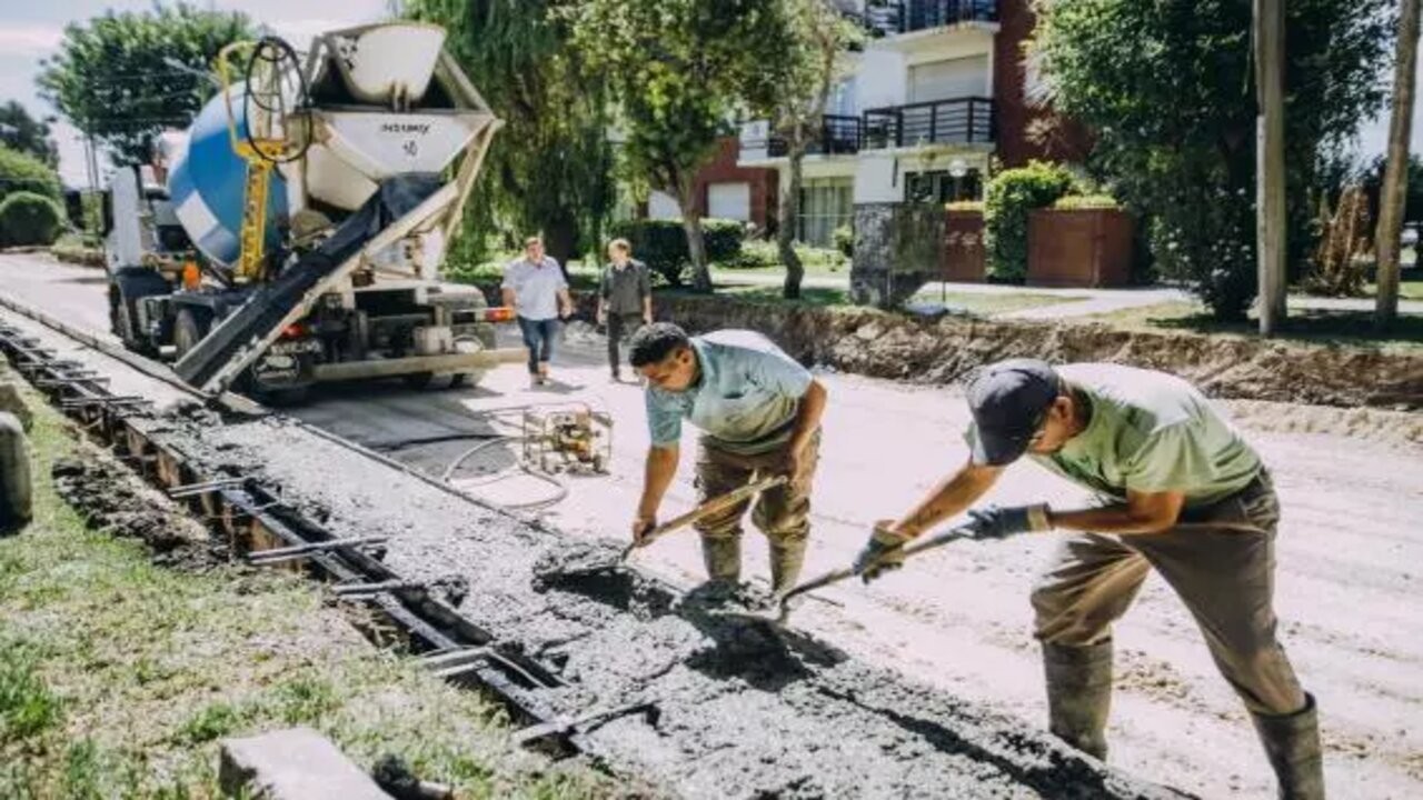 Mar del Plata: realizan obras de pavimentación en distintos barrios 2 xFotoP20MGPP20-P20EMVIALP20resumen.jpg.pagespeed.ic.NqtNbUg6-o.jpg